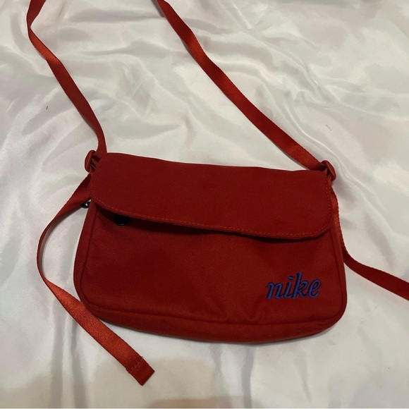 Nike Red Sporty Crossbody Bag - Picture 2 of 9